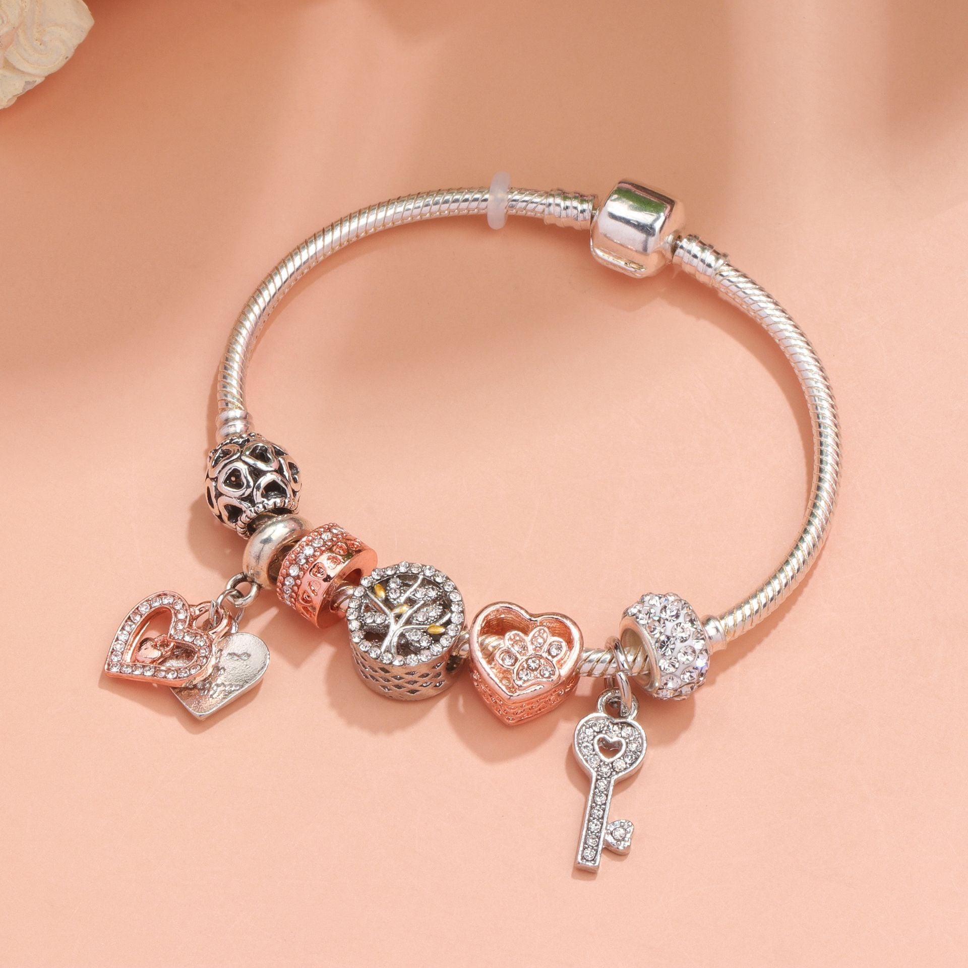 Crystal-studded Hollow Heart Key Tree of Life Bracelet(silver,17cm)