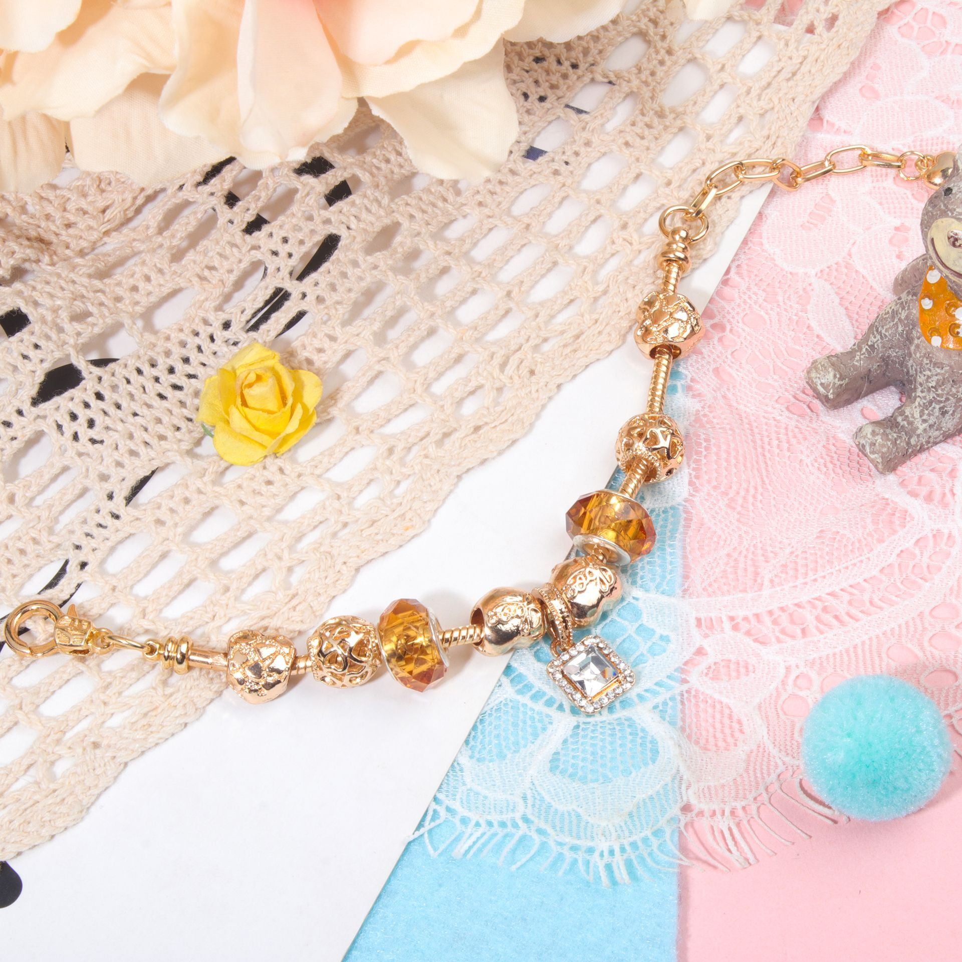 Golden Heart Zircon Hollow Bead Bracelet with Rhinestone Pendant(18cm)