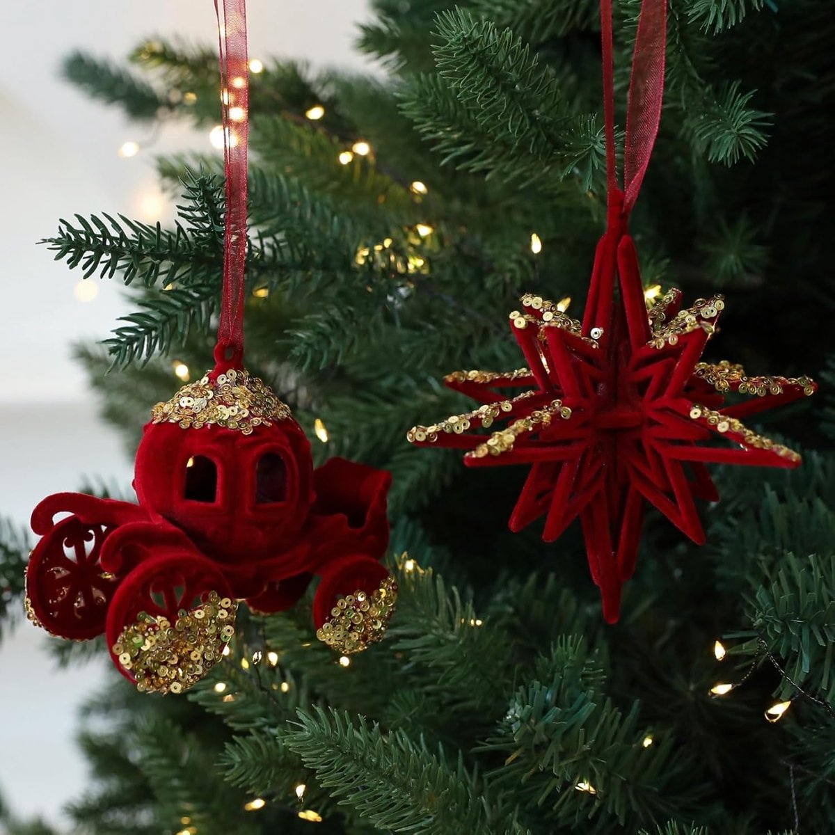 Velvet Christmas tree hangers - Christmas tree decorations - Festive hanging decorations with gold sequins - 3.74 x 4.72 inches (red)