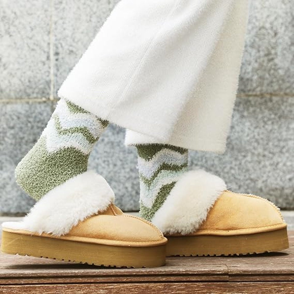 5 Pairs of Socks - women's socks - house socks - Warm Fuzzy Fleece Socks - Warm Winter Sock Set - Thick Socks - Winter Socks - Warm Socks - Sleep Socks - Heated Socks - keep warm - Plush and comfortable - thick plush socks - coral fleece