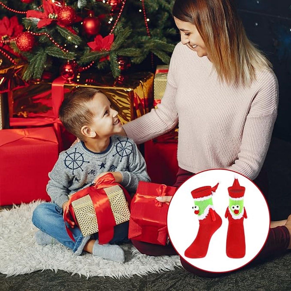 4 Pairs, Christmas Socks for Men and Women, Magnetic Hand-Holding Holiday Crew Socks Set with Festive Cartoon Design, 20x6x2 cm, Red