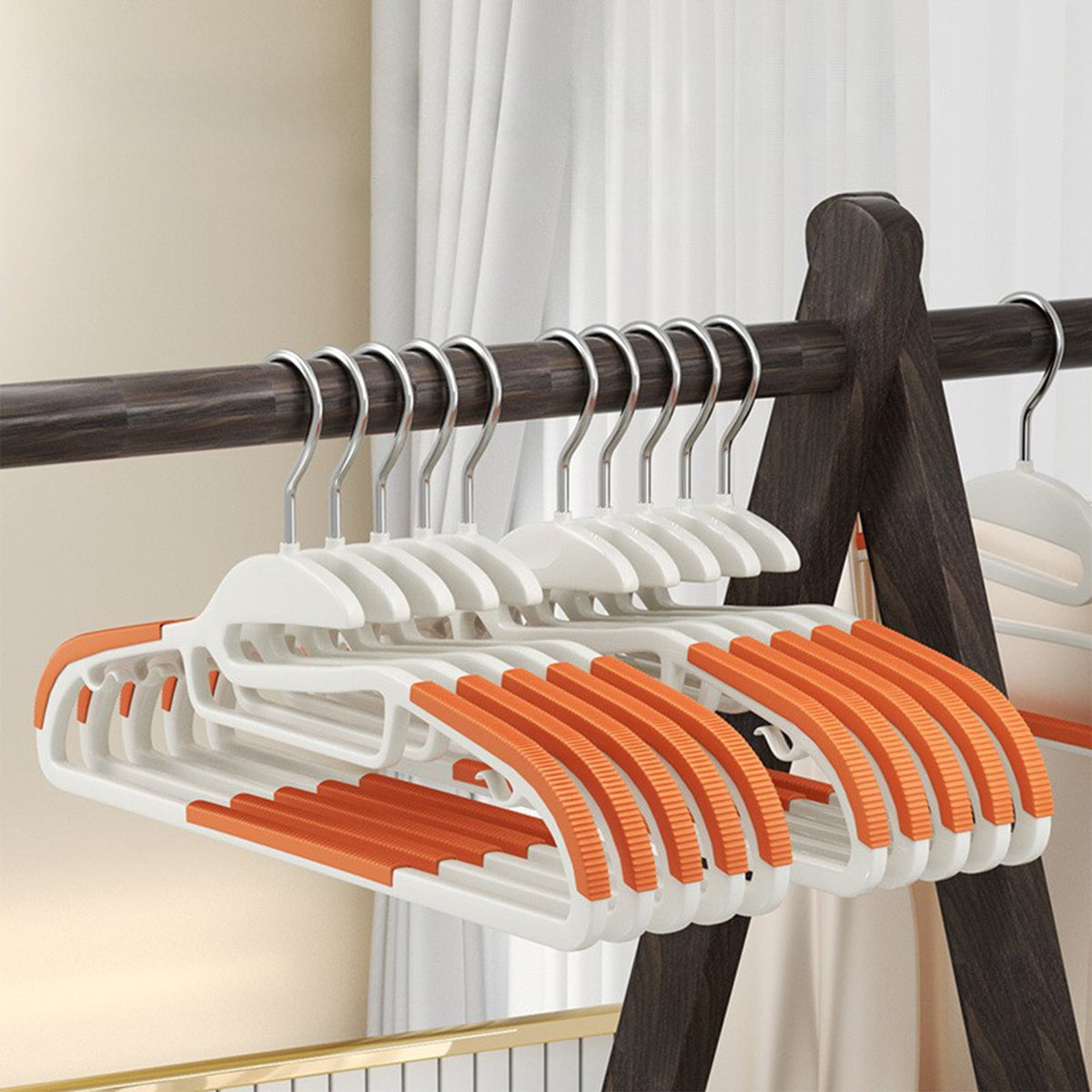 Clothes Hangers Plastic, Sweater Hanger with 360° Swivel Hook, No Slip Hangers Wind Proof, Hanger Space-Saving, No Shoulder Bump Hangers Orange