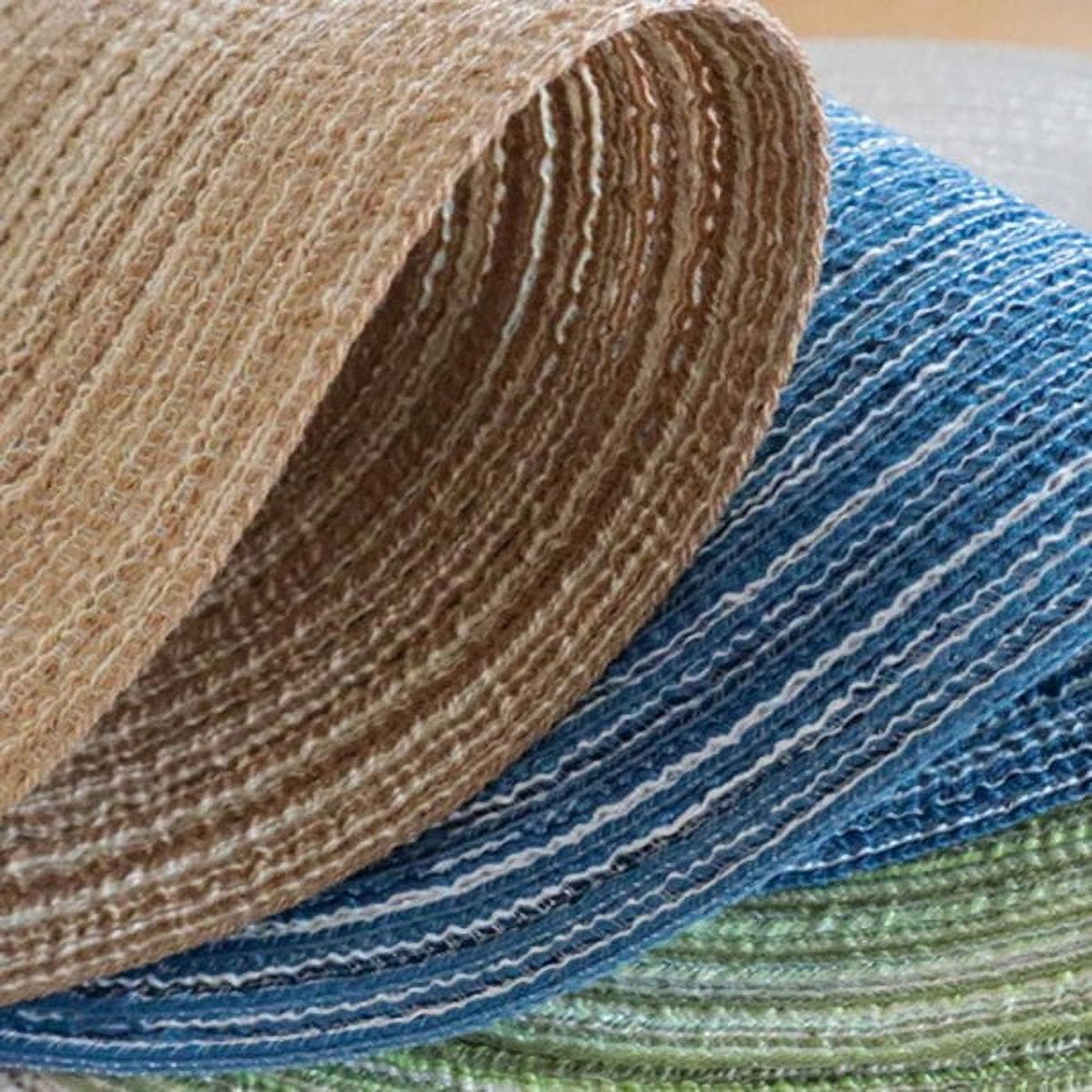Round Placemats Set of 4, Cotton Woven Placemat Heat-Resistant Non-Slip Washable Table Mats for Dining Table 14 Inch Blue
