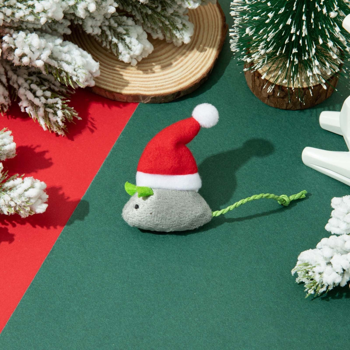 Catnip Toys Interactive Toy Christmas Hat Costume Plush Mouse Shaped Cat Toys for Cat Kitten Indoor A