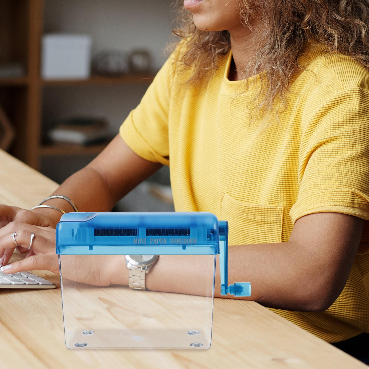 1 Piece Manual Paper Shredder, Mini Hand Crank Desktop Document Cutter for Home Office, Blue