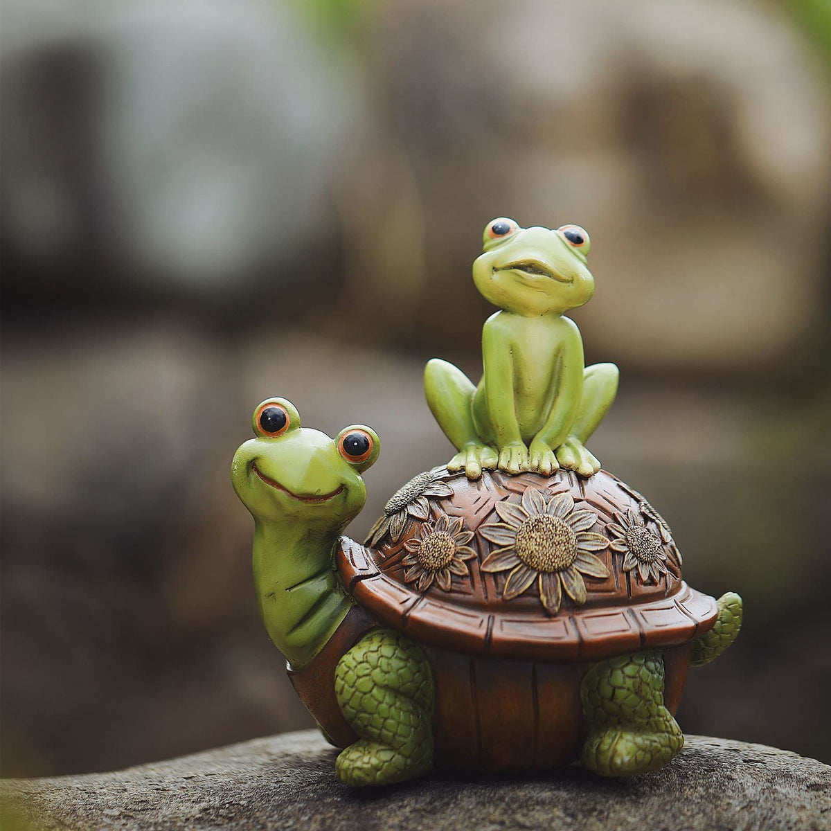 Frog Garden Statues Decor Outdoor, Resin Couple Frogs Garden Animal Statue Waterproof, Figurines for Yard Patio Lawn Decorations