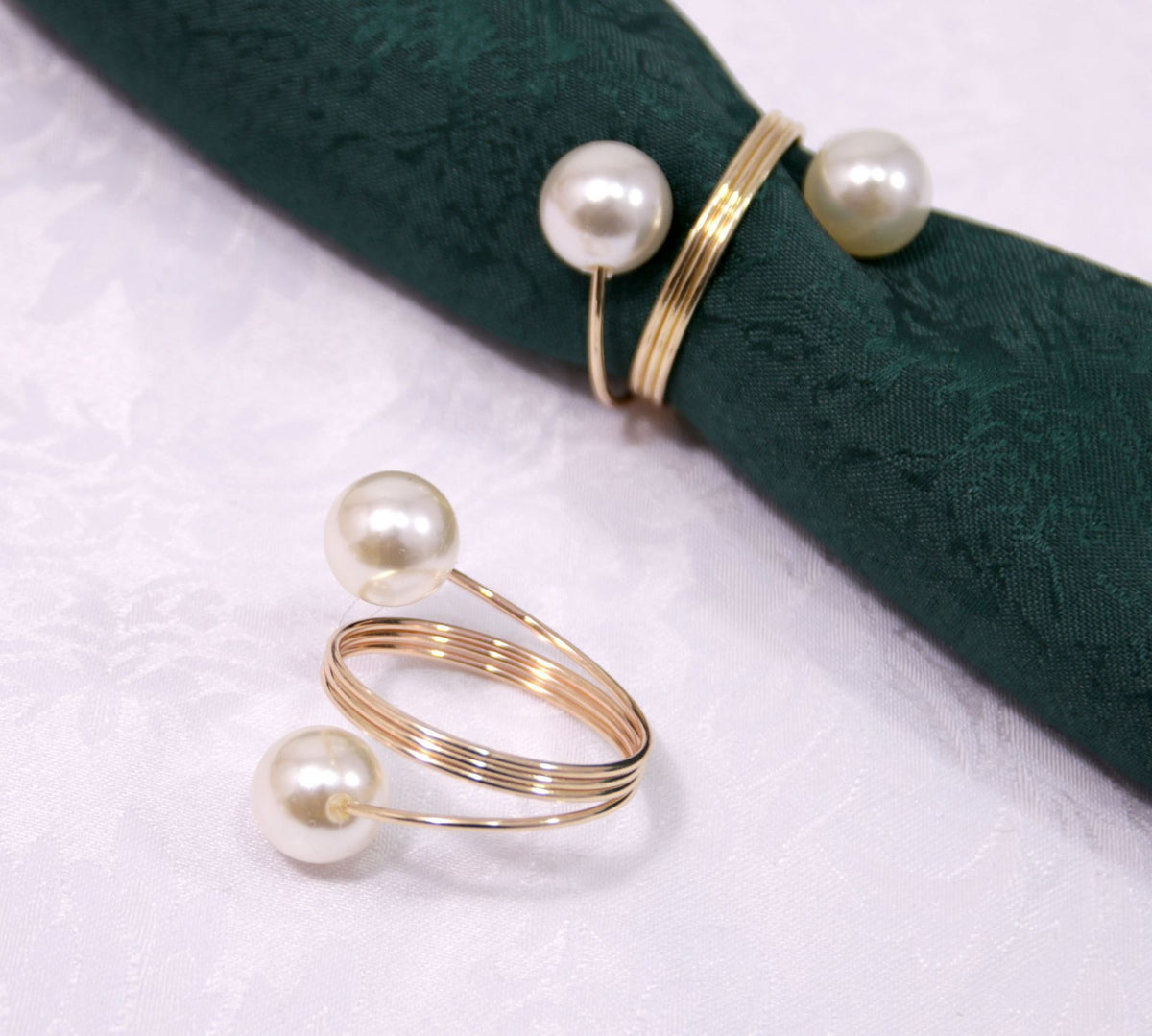 Napkin Buckle,12 Pcs Pearl Napkin Buckle Hoop Napkin Rings Circle Serviette Holder for Wedding Hotel Supplies Table Decoration