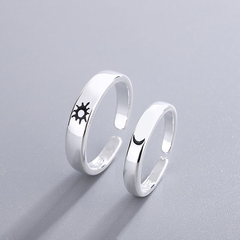 Couples Necklace Set Moon And Sun Engraved Simple Fashion Unique Design Romantic Love Stone Necklace Set For Him And Her （2pcs）