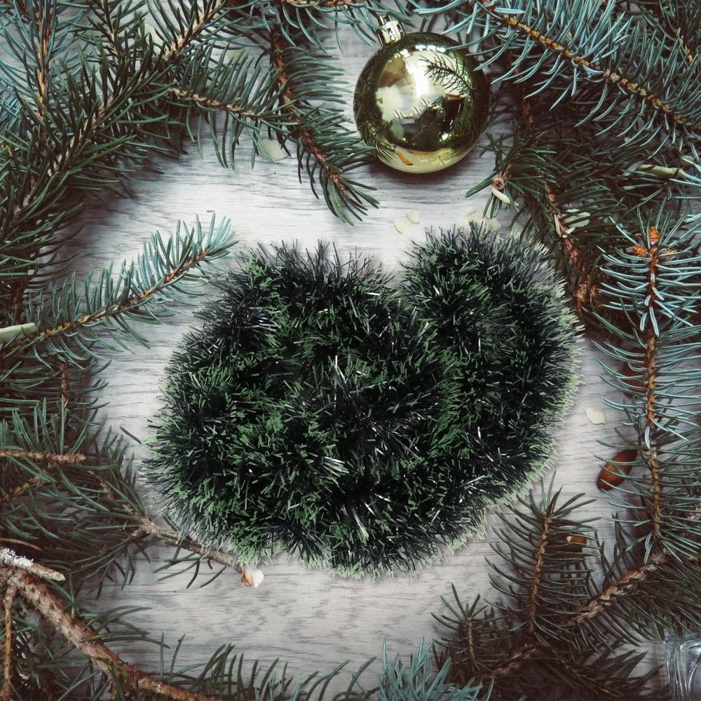 1-Pack Dark Green Christmas Tree Garland Decoration, Durable Plastic for Indoor and Outdoor Holiday Use