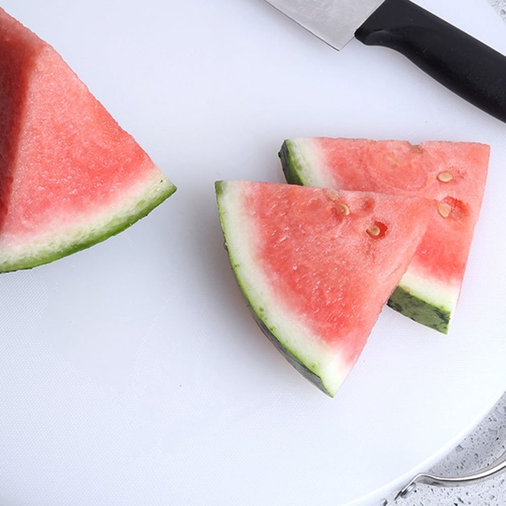 Non-Stick Plastic Cutting Board with Handle Design for Kitchen