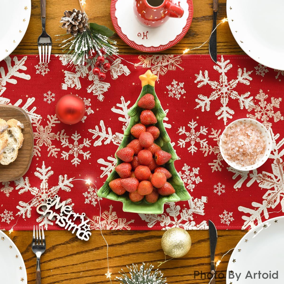 Red Snowflakes Christmas Table Runner, Winter Holiday Kitchen Dining Table Decoration for Home Party Decor 13x72 Inch