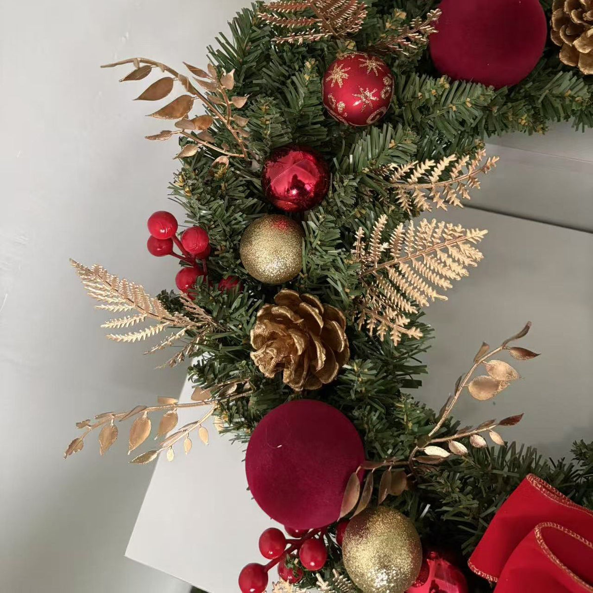 2pk Xmas Wreath Gold Leaf Red Bow, 60cm Diameter