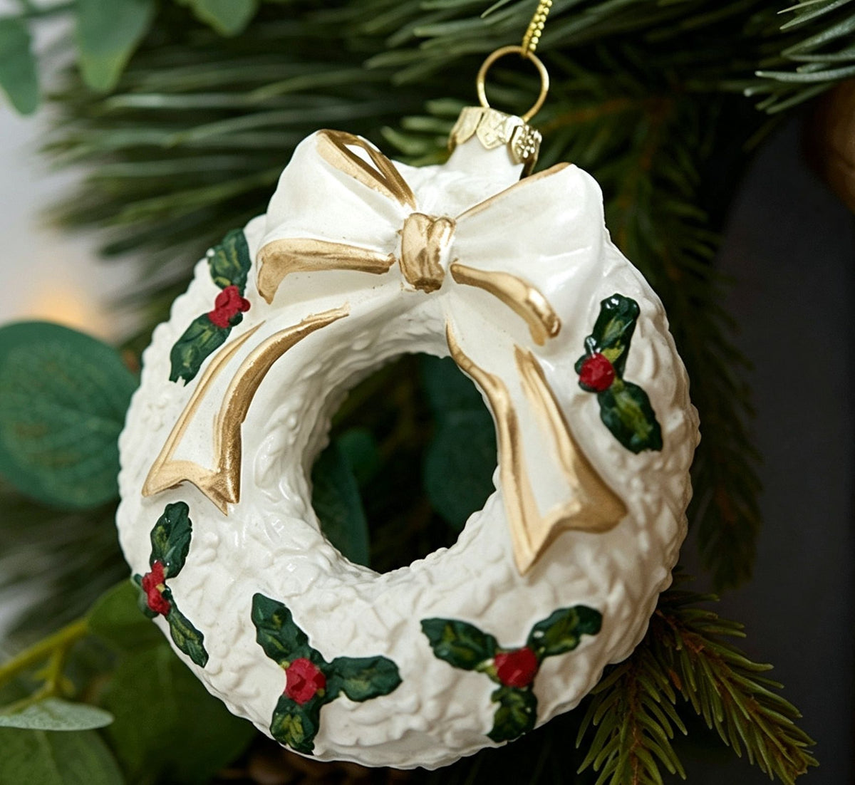 Snowflake Hanging Ornament, Holiday Decor Pendant Suitable for Christmas and Halloween Themed Layout