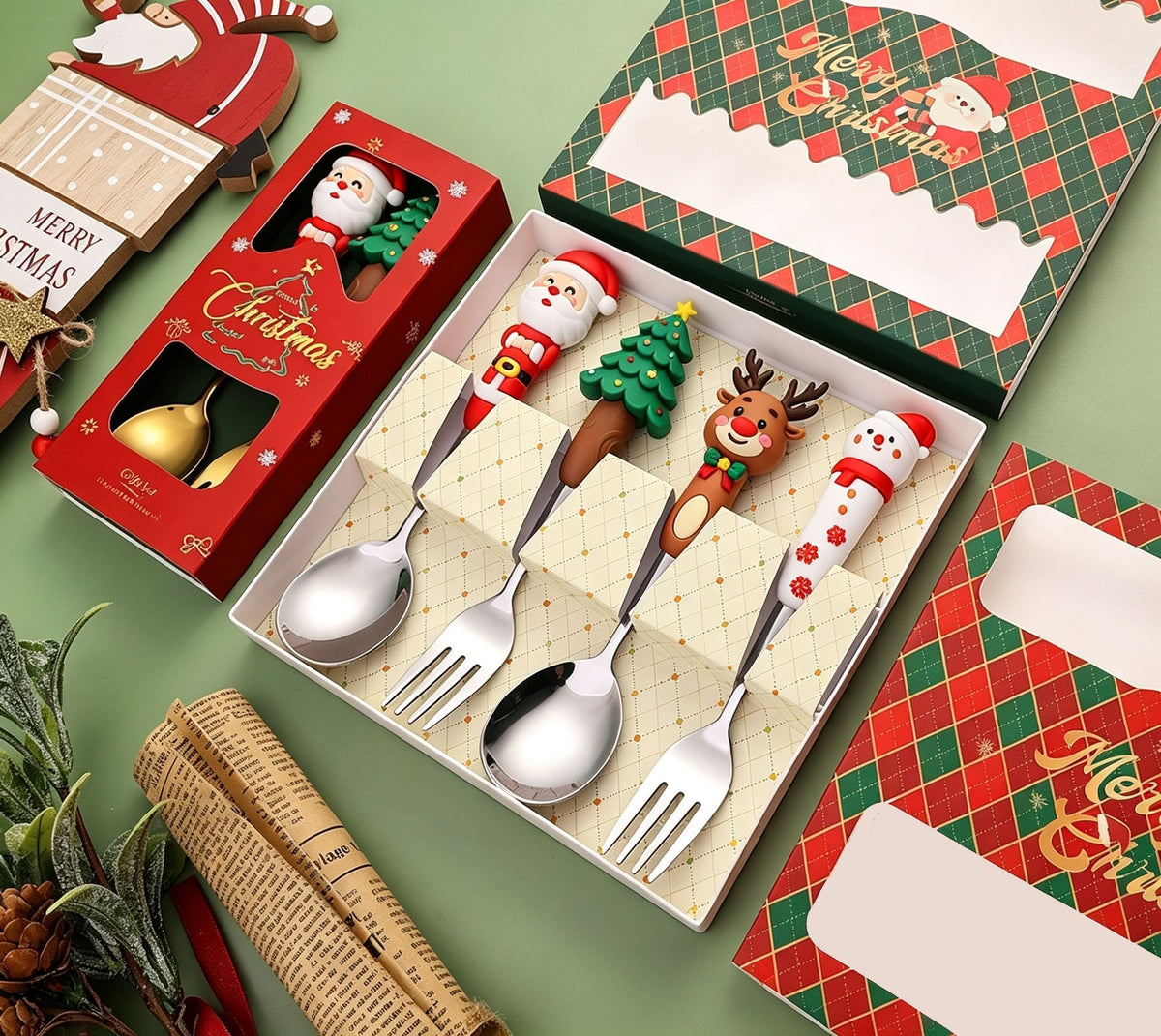 Lovely Santa Reindeer Handle Stainless Steel Utensil Set, 2Pcs Large Golden Spoon Fork Style C, Ideal for Holiday Party Arrangement and Gift Exchange
