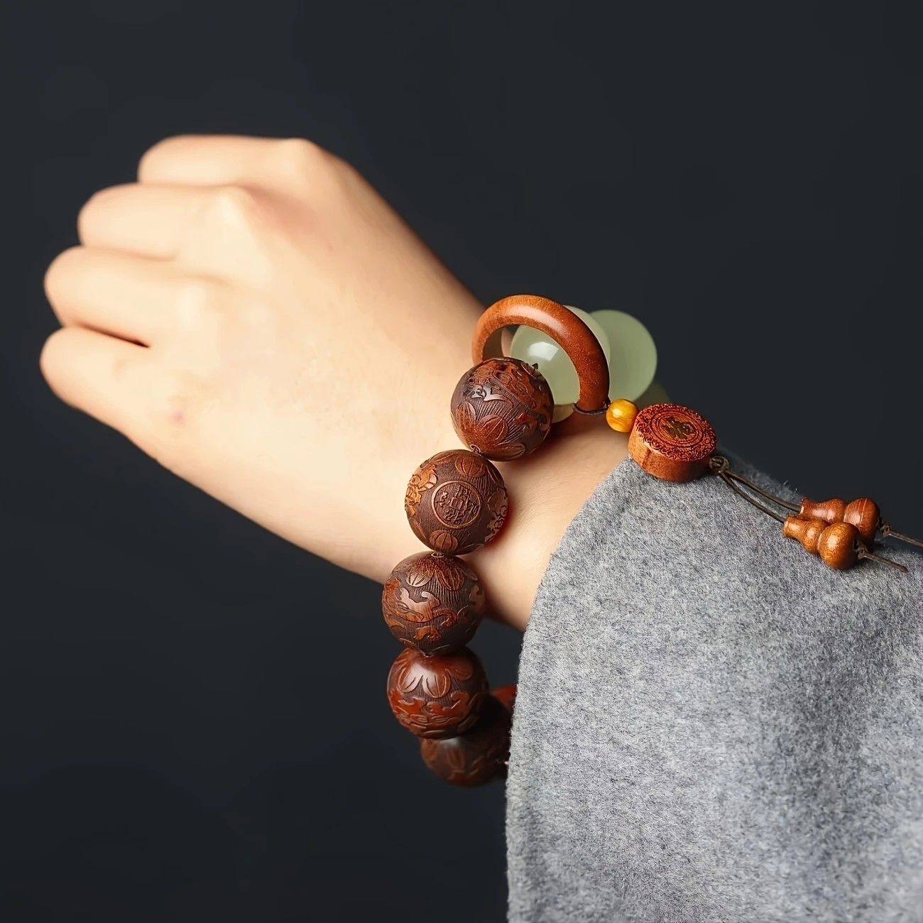 1pc Classic 12-bead 20mm Handmade Wooden Carved "Fu" Pendant Bracelet, Unisex Beaded Bracelet, Buddhist Mala Beads Prayer Bracelet