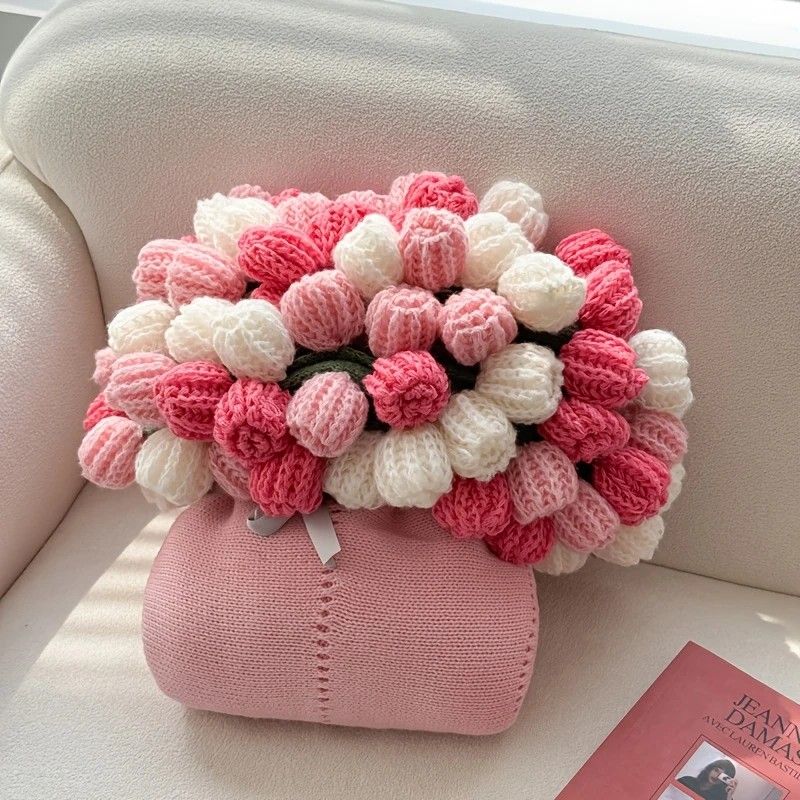 Pink Mist Gradient Rose Bouquet Blanket – a versatile, all-season blanket, perfect for office naps or as an air-conditioning cover.（Diameter: 150 cm / 59 in）