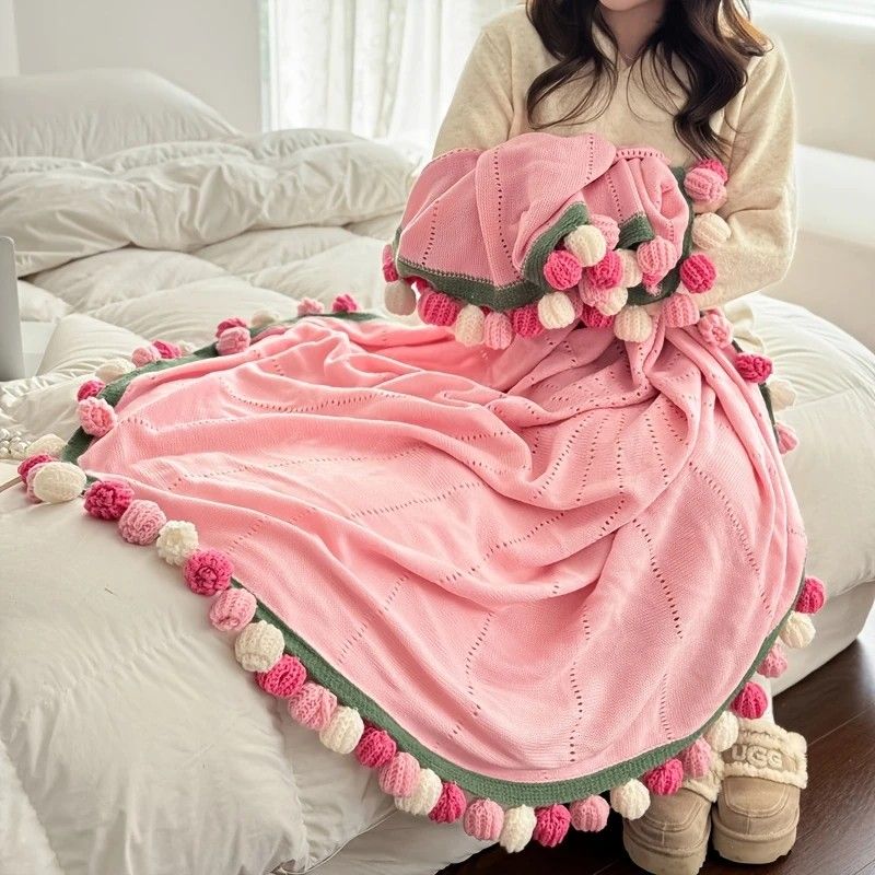 Pink Mist Gradient Rose Bouquet Blanket – a versatile, all-season blanket, perfect for office naps or as an air-conditioning cover.（Diameter: 100 cm / 39 in）