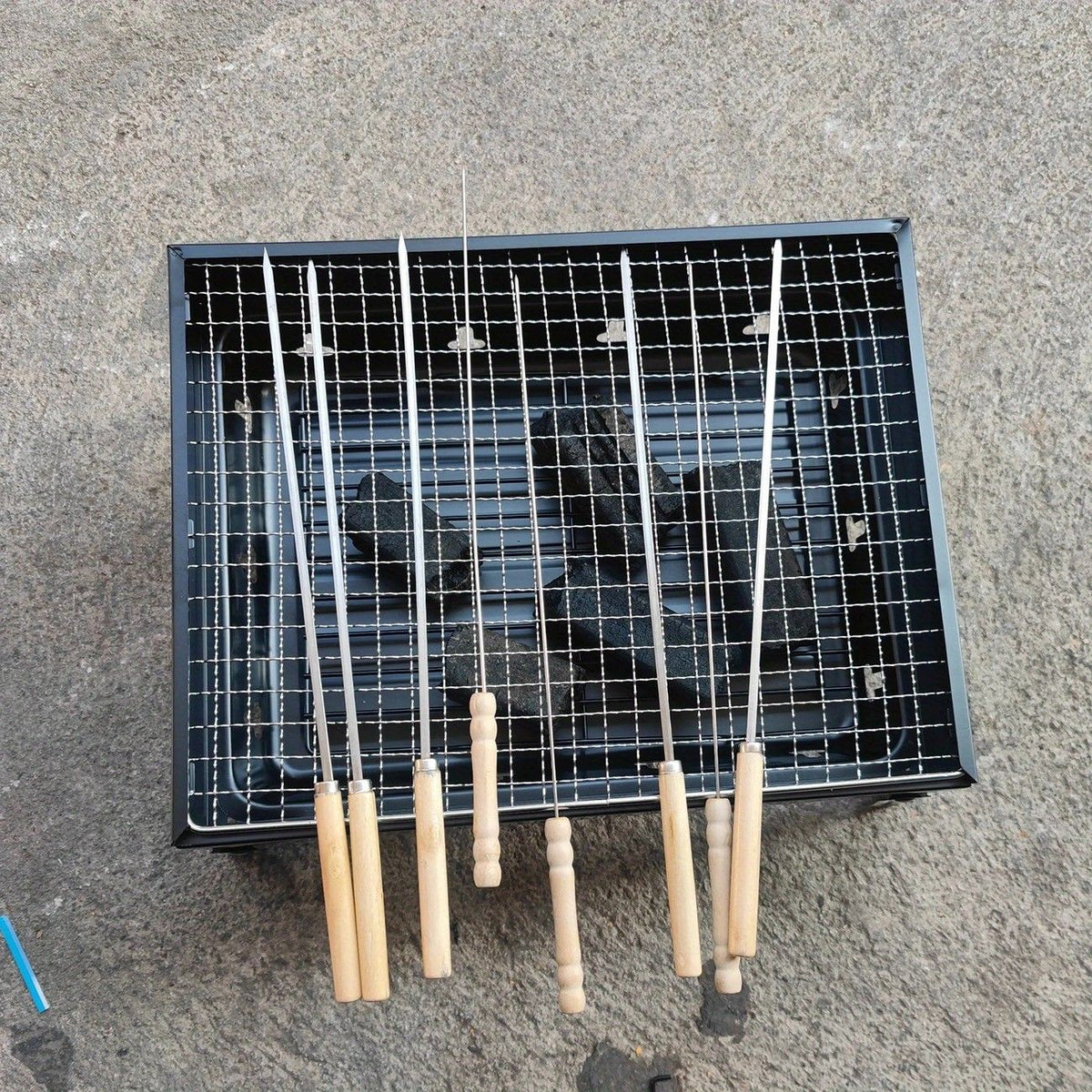 Weekend Essential Portable Foldable BBQ Grill Home & Camping Heavy Duty Steel No Assembly Required（Xiaoheigang）