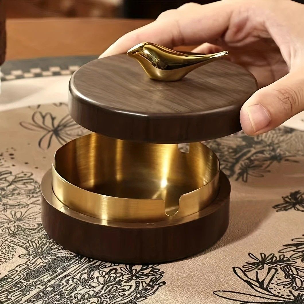 1 Light-Luxury Fashion Desktop Ashtray | Creative High-End Living Room Home Decor, Personalized Car Ashtray with Lid, Retro Aesthetic, the Perfect Gift for Homeowners.Golden bird golden liner