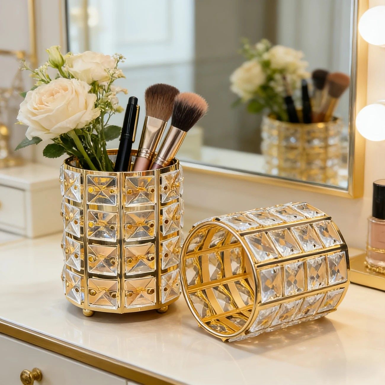1 piece crystal pen holder, round creative desktop makeup brush storage box, polished cast iron metal art decorative display piece, lightweight and desktop style.golden