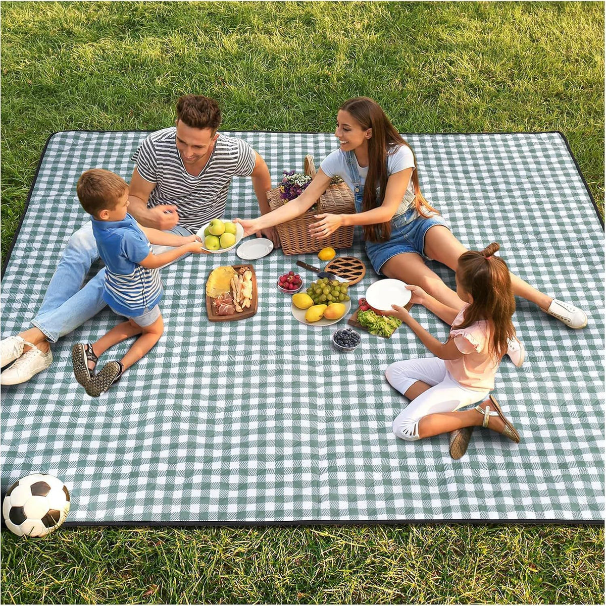 Waterproof Picnic Blanket Foldable Vegetable Print for 6 to 8 People, 203 x 203 cm