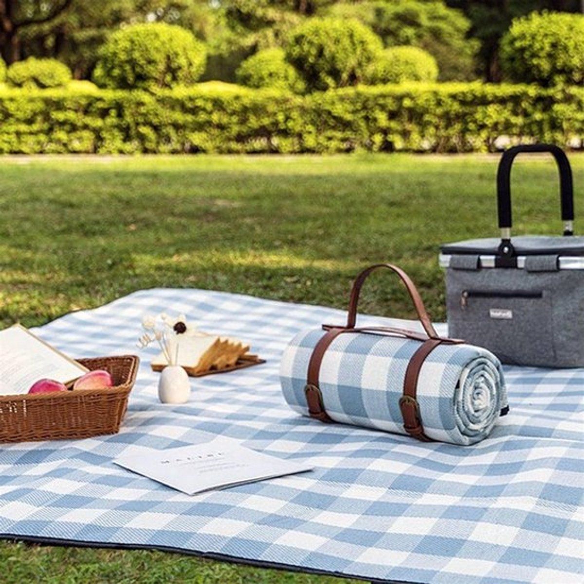 Waterproof Foldable Picnic Blanket, Large Portable Outdoor Blanket for Park Beach Camping, 200x200 cm