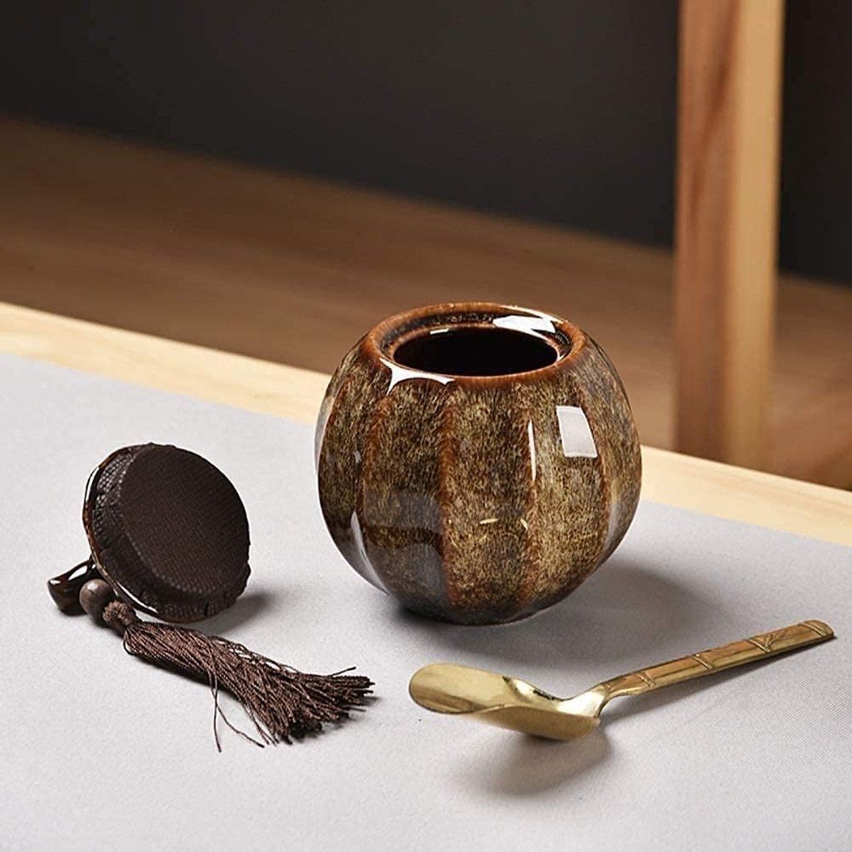 Ceramic Storage Jar with Airtight Lid, Vintage Sealed Canister for Tea Coffee Spices, Yellow, 12.3x10.8x10.8cm