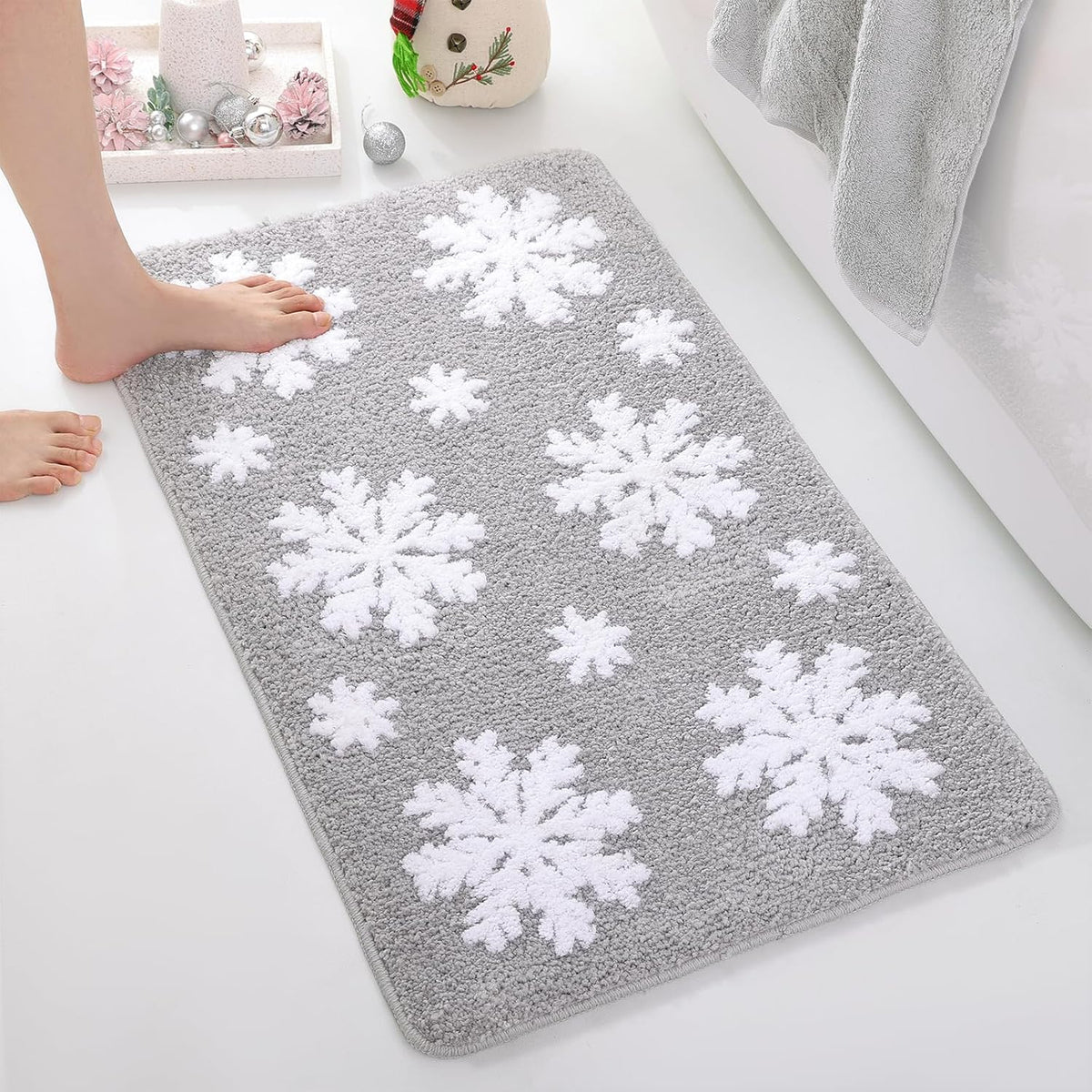 Christmas Grey Snowflake Bath Mat for Bathroom - Cute Absorbent Washable Bathroom Rugs with Non Slip Backing - Fun Snowflake Bathroom Mat for Christmas Decorations
