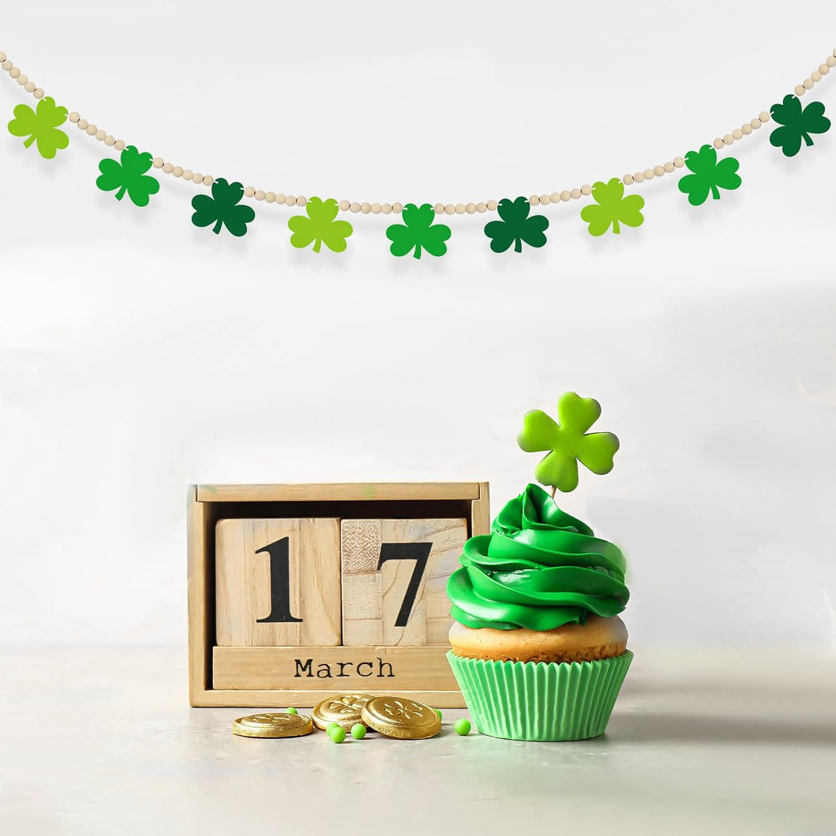 4.5 FT St.Patrick’s Day Shamrock Garland for Decorations, Wood Green Garland with Beads NO DIY, Clover St Patricks Banner Garlands for Mantle, Fireplace, Party Home Decor （Shamrock）