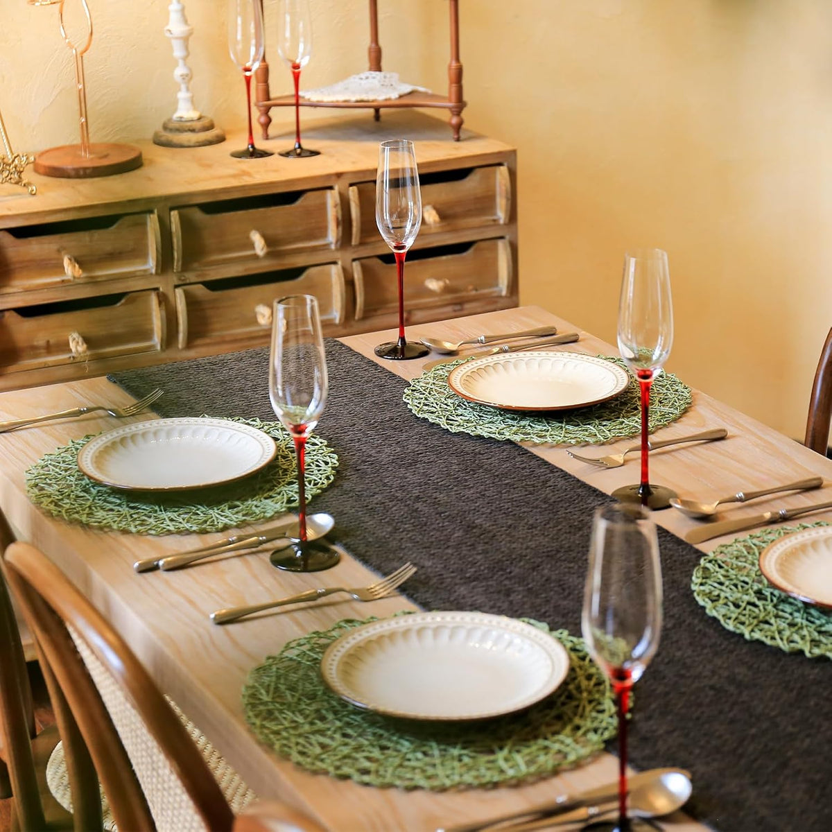 Paper Braided Round Placemats Set of 12 Natural Non-Slip Heat Resistant Table Mats for Dining Tables Woven Indoor & Outdoor Place mats(Green,12)