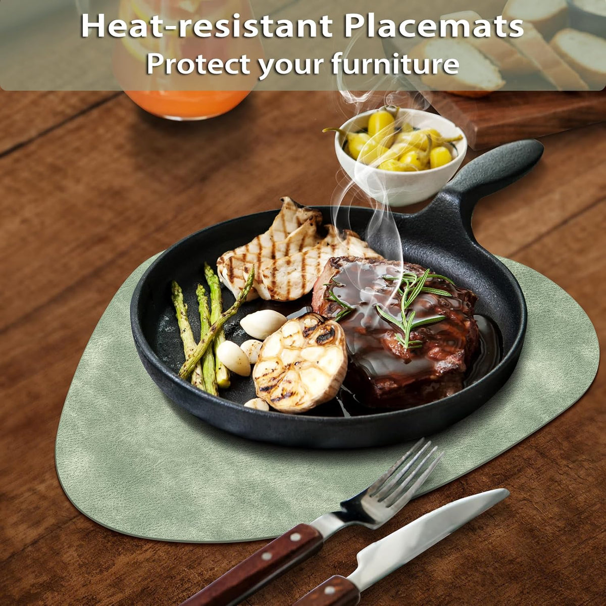 Placemats, Heat Resistant Round Placemats Set of 4 Washable 13 x 17 Inch, Waterproof Table Mats Wipeable for Kitchen, Dining Room Table Christmas Decor, Green