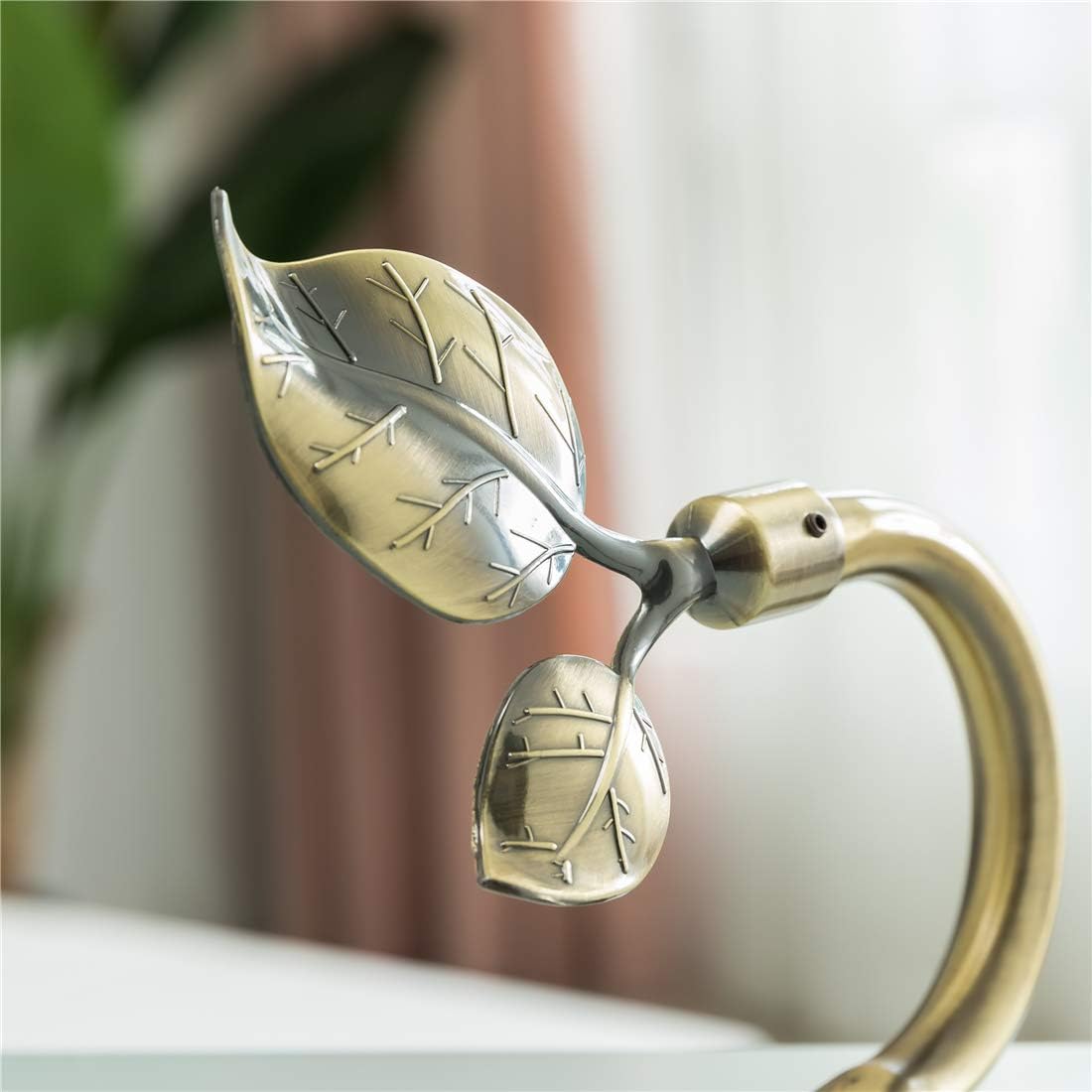 Leaf Shaped Curtain Tieback Holdbacks 2pcs, Handmade Metal Curtain Side Holders for Wall, Curtain Hook Pull Backs for Drapes Window Decoration (Antique Brass)