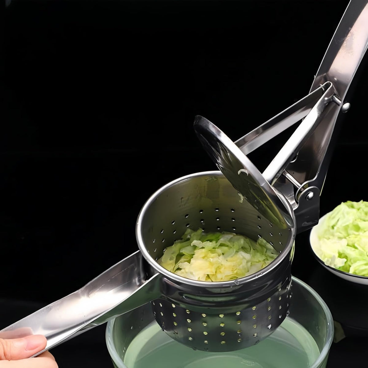 Stainless Steel Potato Masher - Multifunctional Potato Masher - Handheld Potato Masher for the Kitchen - Heavy-Duty German Dough Masher - Suitable for Making Potato Balls, Pasta, Potatoes, Fruit and Vegetables (Open Bottom)