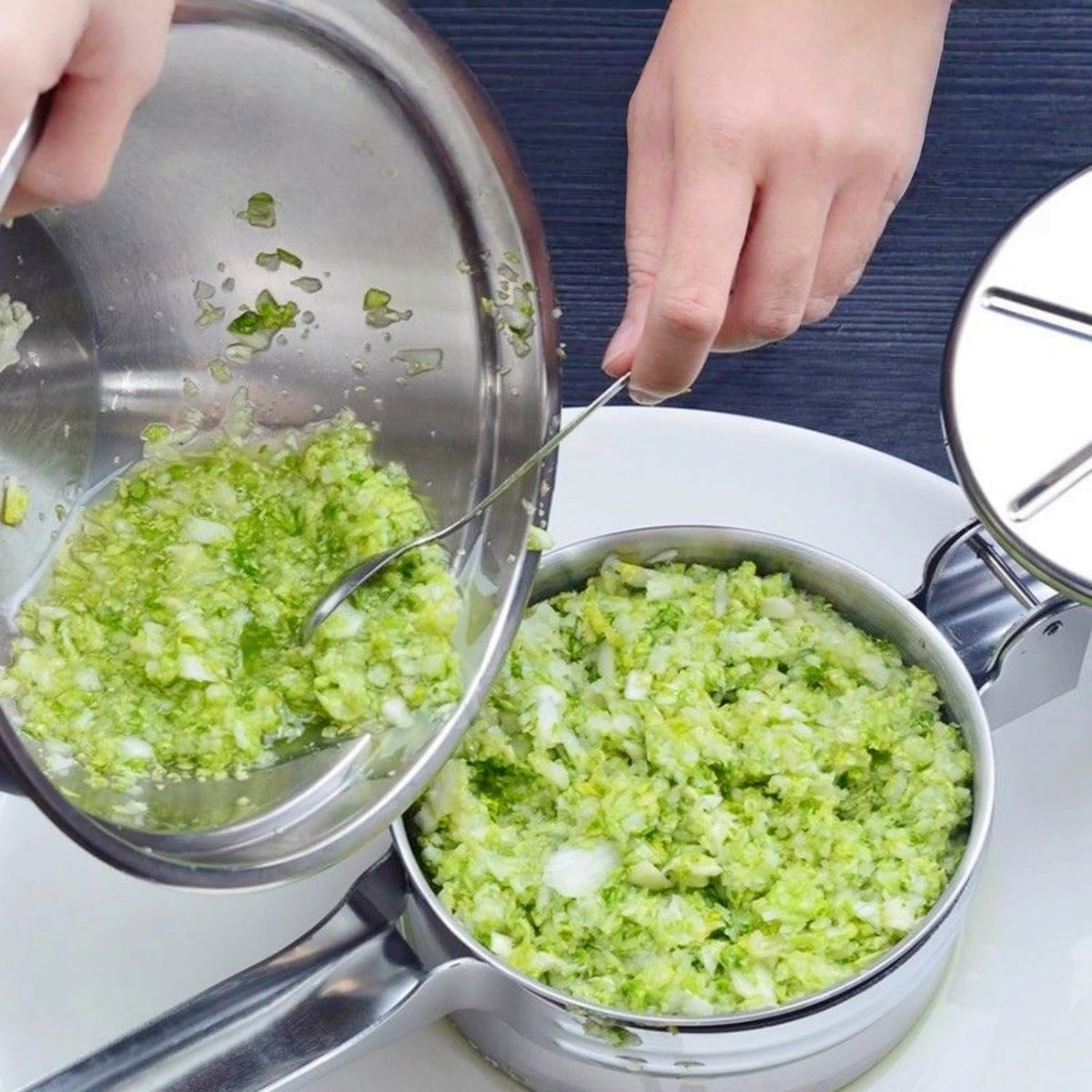 Stainless Steel Potato Masher - Multifunctional Potato Masher - Handheld Potato Masher for the Kitchen - Heavy-Duty German Dough Masher - Suitable for Making Potato Balls, Pasta, Potatoes, Fruit and Vegetables (Open Bottom)