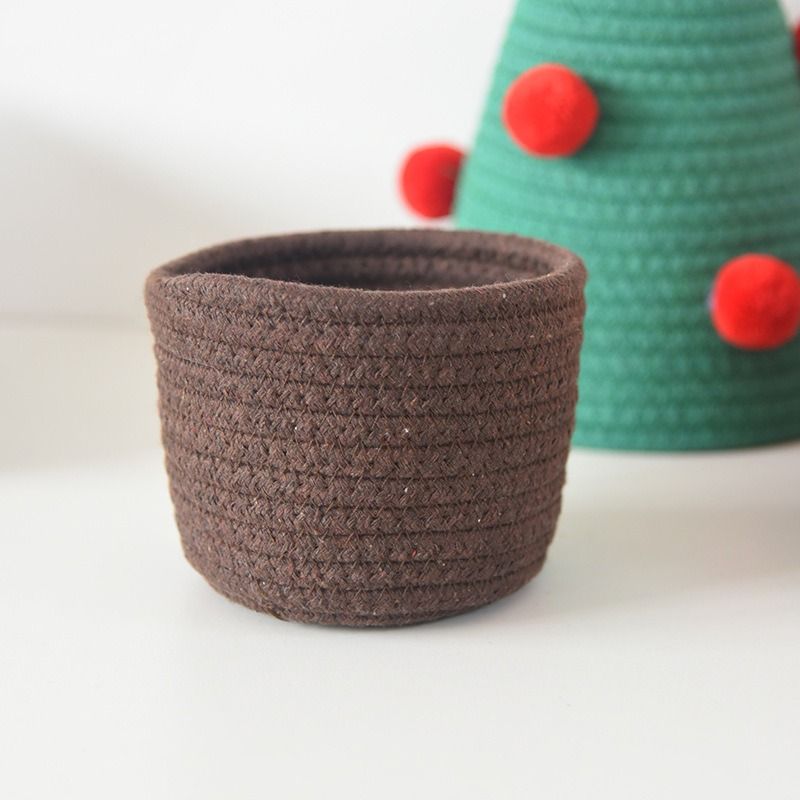 Christmas-themed cotton yarn woven storage basket, Christmas tree-shaped desktop storage box with lid, entryway key and remote control holder - cosmetic storage box - red