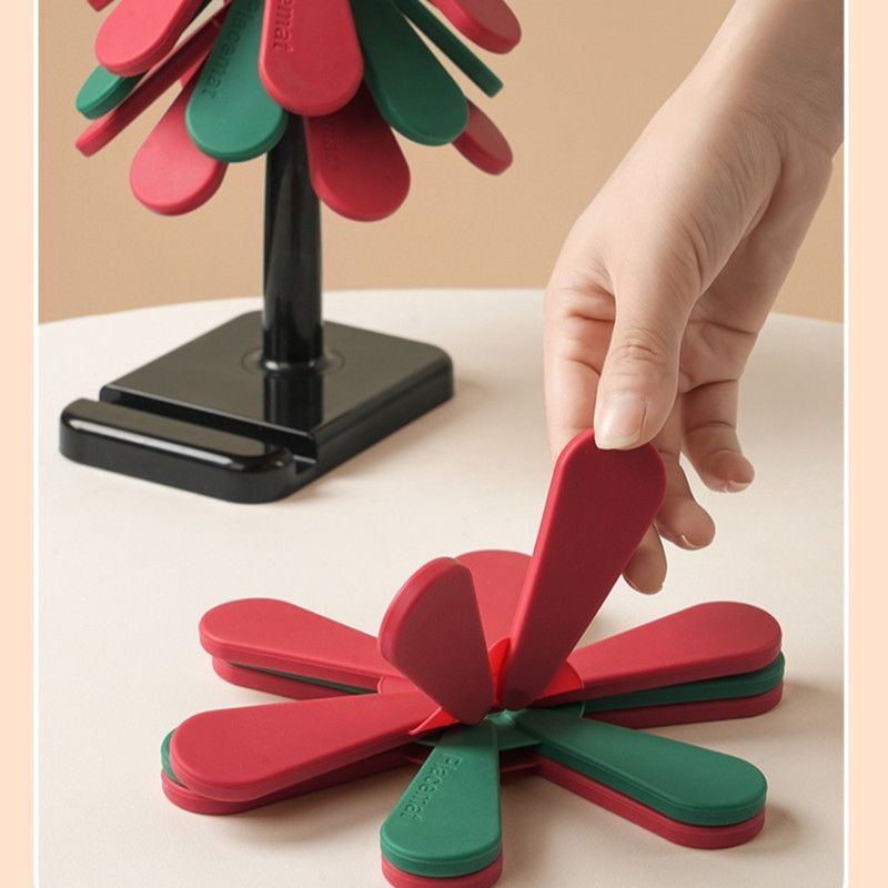 Christmas Tree Trivet, Creative Foldable Heat Resistant Pot Mat & Table Decor