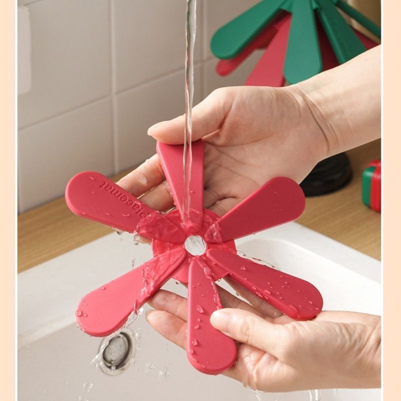 Christmas Tree Trivet, Creative Foldable Heat Resistant Pot Mat & Table Decor