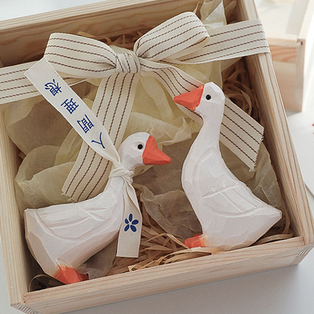 White Duck Ornaments Gypsum Lifelike Duck Figurine Decoration for Home Shooting Props