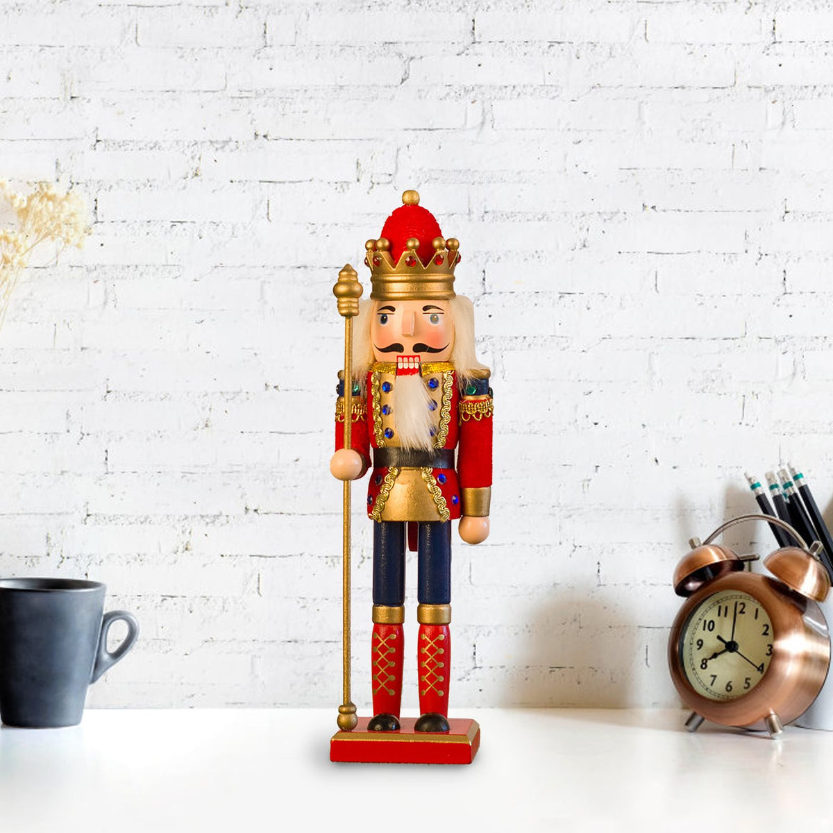 Nutcracker Figurine Exquisite Xmas Themed Wooden Nutcracker Ornament for Wine Cabinet Desk Red King