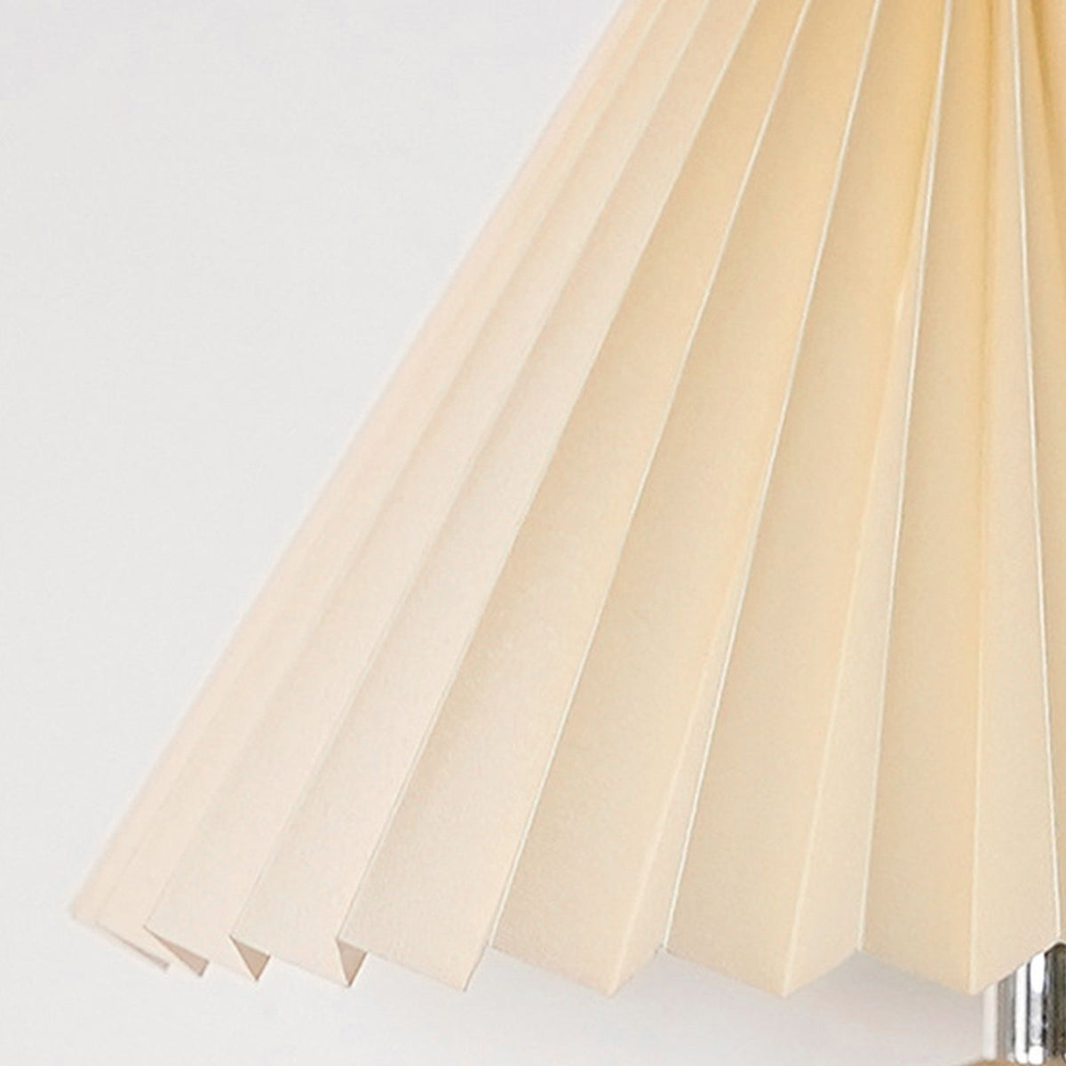 Table Lamp Pleated 3 Color Remote Control Dimmable Bedroom Bedside Night Light Retro Nordic Imitation Wood Grain creamy White