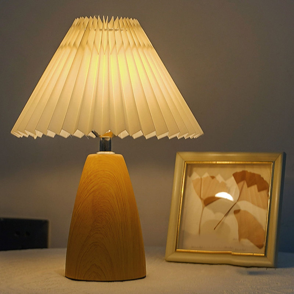 Table Lamp Pleated 3 Color Remote Control Dimmable Bedroom Bedside Night Light Retro Nordic Imitation Wood Grain creamy White