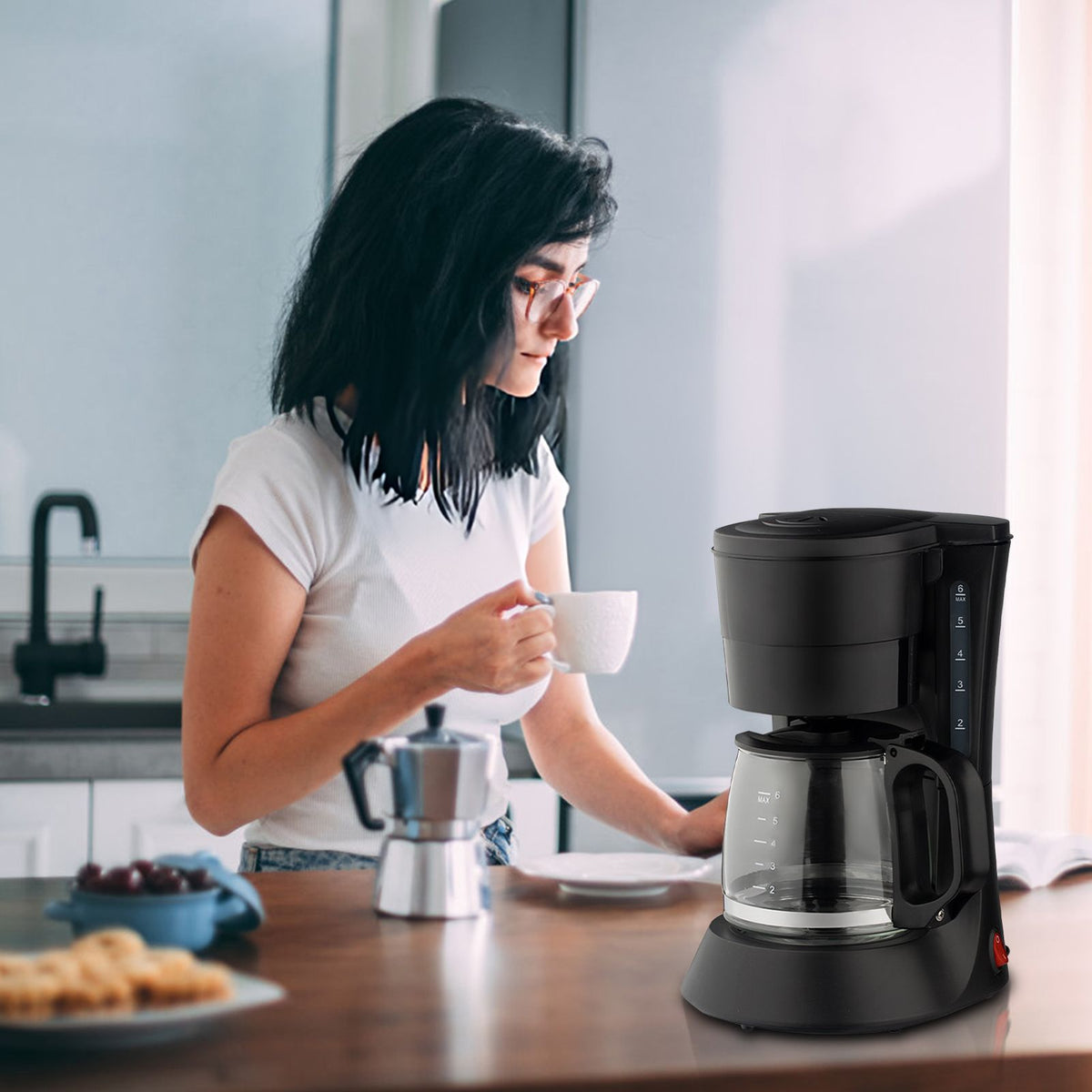 Electric Coffee Maker Drip Coffee Machine with 600ml/20.3oz Coffee Pot Espresso Maker 600W Heating Coffee Tea Pot with Anti-drip Function Ergonomic Handle Visible Pot Marked with Scales
