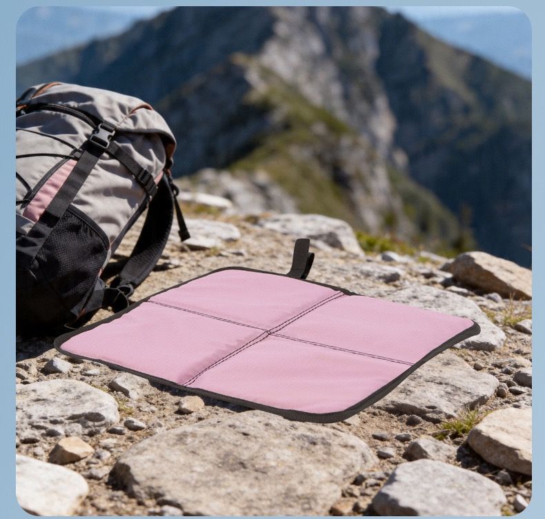 Ultralight Portable Folding Seat Cushion – Waterproof, Tear-Resistant PU Outdoor Mat for Hiking, Camping, Picnics, and Park Relaxation with Carabiner Clip and Compact Foldable Design (Green)