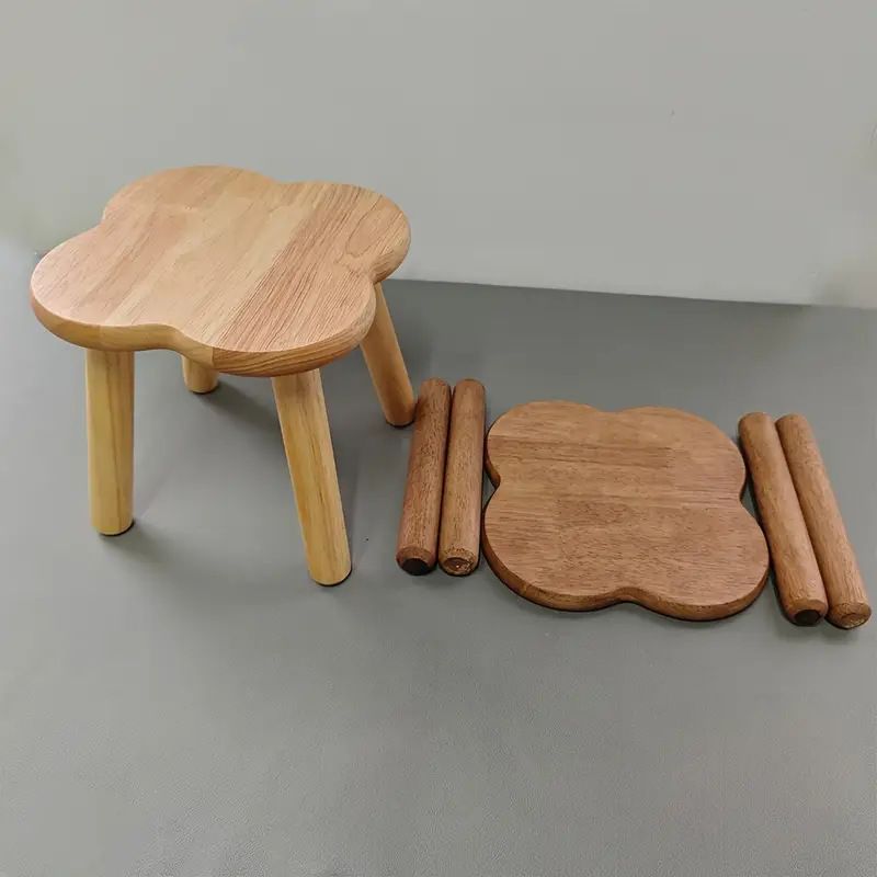 Versatile Solid Wood Low Stool with Flower-Shaped Seat for Entryway, Living Room, Patio, and Kids' Seating (Walnut, L(30*30*28cm))