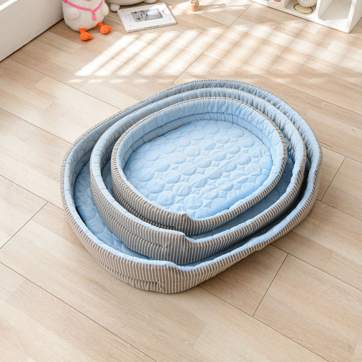 Cooling Ice Silk Pet Bed for Small Dogs and Cats, Breathable Summer Nest with Washable Cushion, Anti-Slip Bottom, Indoor Lounging and Resting (Blue, M(60*48cm))