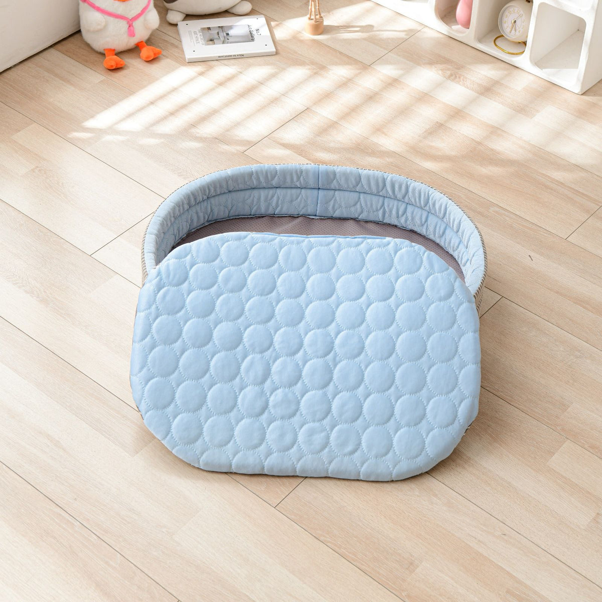 Cooling Ice Silk Pet Bed for Small Dogs and Cats, Breathable Summer Nest with Washable Cushion, Anti-Slip Bottom, Indoor Lounging and Resting (Pink, L(70*58cm))