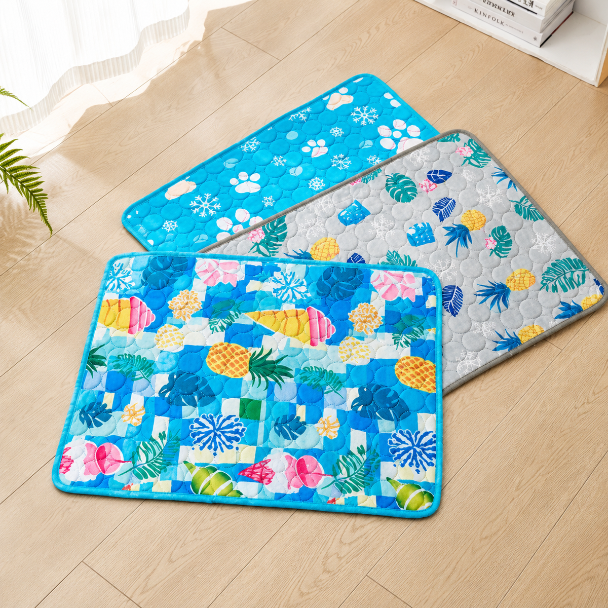 Cooling Pet Mat for Dogs and Cats, Breathable Ice Silk Summer Bed Pad with Non-Slip Base, Washable Comfortable Resting Cushion for Indoor Floors Sofas and Pet Crates (Pink Snowflake & Paw Print, XL)
