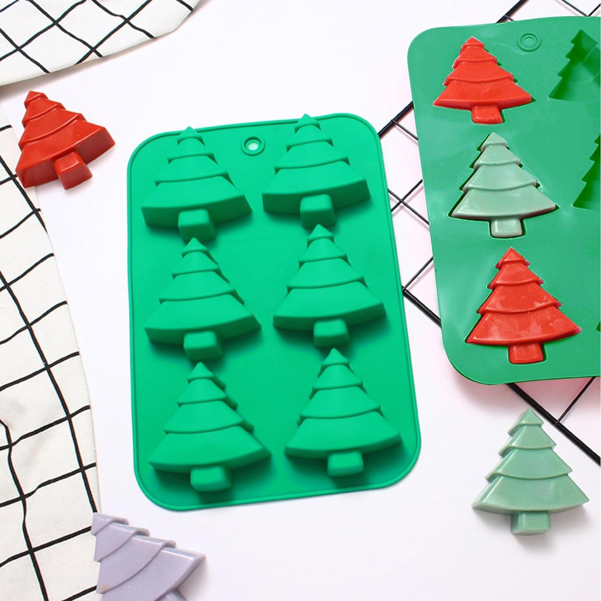 Christmas Cake Mold 2pcs Christmas Tree Silicone Molds for Soap Ice Cube Bath Bomb Candle Baking It is safe for ovens, freezers