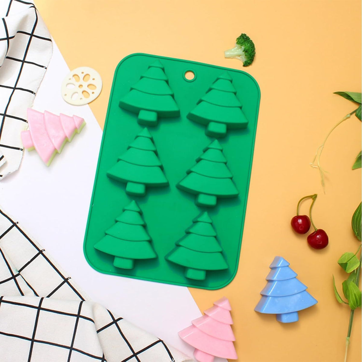 Christmas Cake Mold 2pcs Christmas Tree Silicone Molds for Soap Ice Cube Bath Bomb Candle Baking It is safe for ovens, freezers