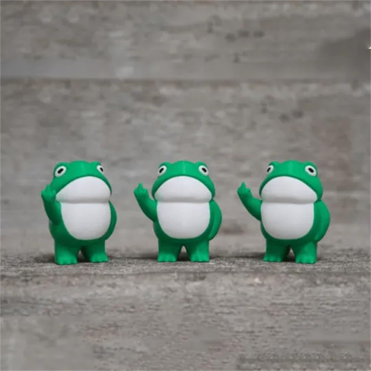 Rebellious Frog Figurine, Frog Garden Statue, Cute Mini Frog for Fairy Garden Decor, Happy Frog Figurines Outdoor